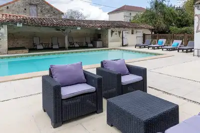 Image de Charming country house with private heated pool & spacious garden.