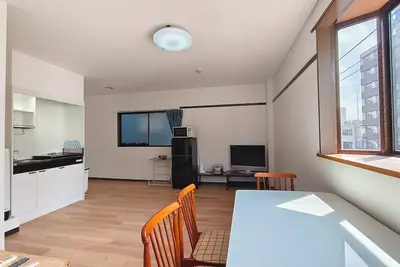 Image de 9 minutes from Jr Namba Station/Airport Bus Terminal, 6 minutes from Jr Ashiwarabashi Station, close to both Shinsaibashi and Kyocera Dome Osaka. 403 Ohara