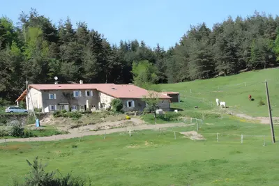 Image de Gîte Les Combes Claires : maison de vacances avec vue montagne et Wi-Fi