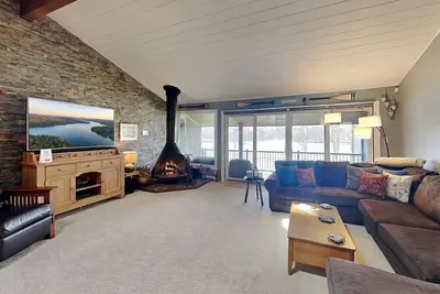 Image de Lakeview Retreat | Lakefront w. Amazing Views, Boat Slip