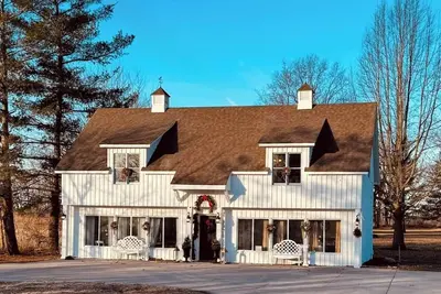 Image de Charming 1-bedroom country house on a 15 acre estate with a private driveway-