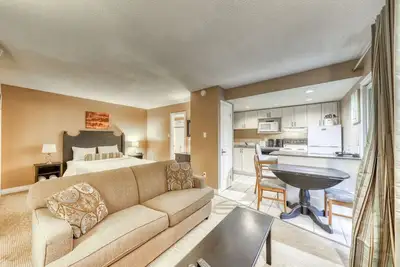 Image de North Base Studio with Pool, Hot Tub, Tennis!