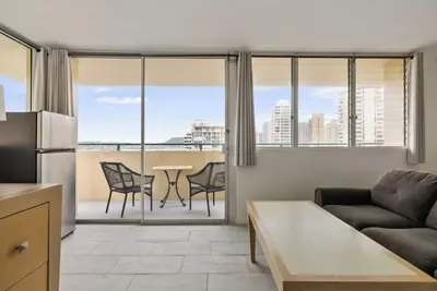 Image de Aqua Aloha Surf Waikiki 1607 | Downtown City Views – Pool & Bbq