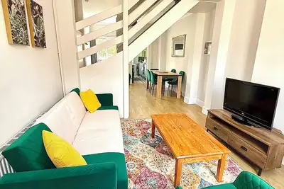 Image de Lincoln Home w\\Parking | Sleeps 6