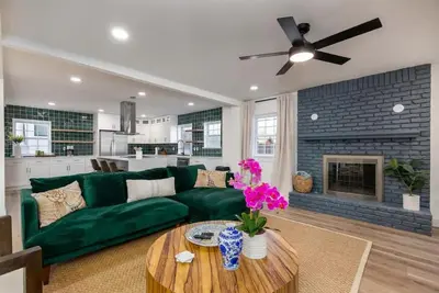 Image de Big Beautiful Richardson Home for the Family!