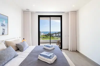 Image de Dona Ana Beach Residence (2-3a, Sr) 2 Bedroom Apartment in Praia Dona Ana, Lagos
