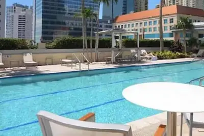 Image de ★ Exclusive Luxury Large Apt & Free Parking ★ 2910