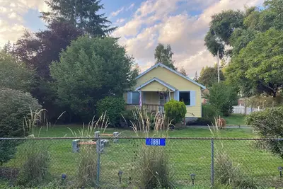 Image de Pet friendly 2 bedroom in peaceful Bremerton with Ac & large fully fenced yard.