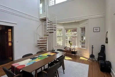 Image de Furnished 3br Seattle Family Home w/ Yard, Parking & 2 Baths