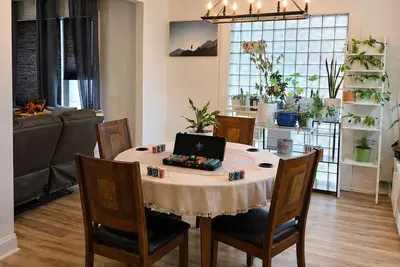 Image de World Cup Ready Home 10 Min to Stadium Packed with Fun Relax Comfort Stay