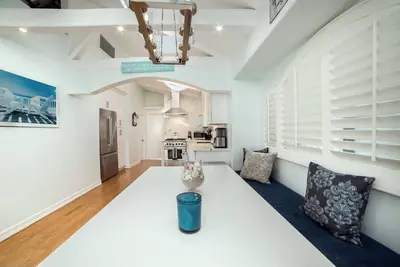 Image de Beach Cottage - 1. 5blks to Beach!