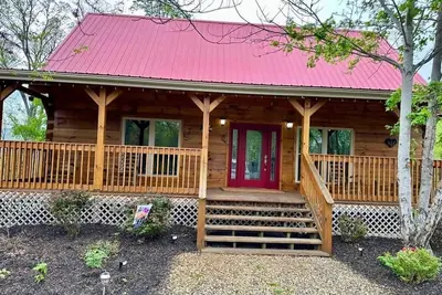 Image de Charming cabin with gorgeous views in Cosby. . . \n Bearly Enough Thyme