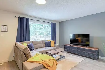 Image de Cozy 2 Bedroom Suite Near Ctrain Mall and Downtown