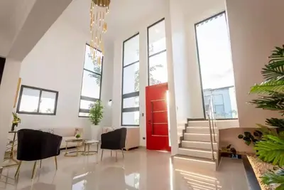 Image de Spacious Luxury Villa - Pool, Jacuzzi & View.