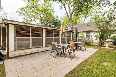 Image de 3-bedroom house in downtown Bastrop area. Walking distance to Fisherman's Park