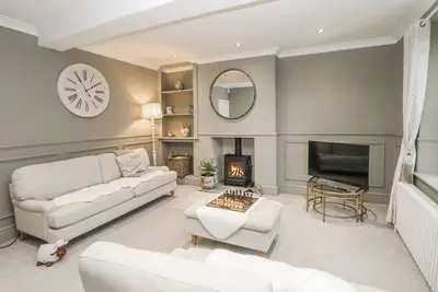 Image de Hallfield Hall Cottage, pet friendly, with hot tub in Shirland