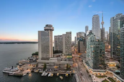 Image de Harbour Westin Lake View Suite & Cn Tower