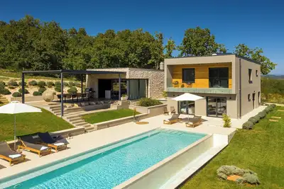 Luxury 6br Villa, Heated Infinity Pool, Playground