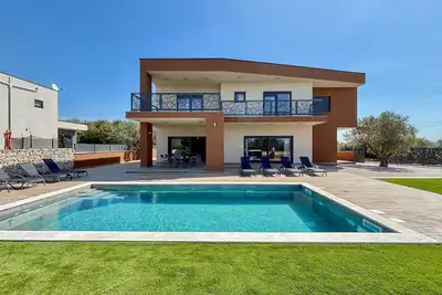 Image de Gorgeous home in Galizana