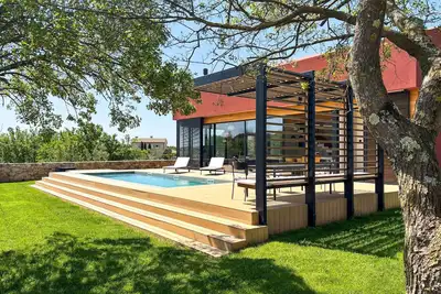 Image de Maison acceptant les animaux domestiques à Bale avec sauna