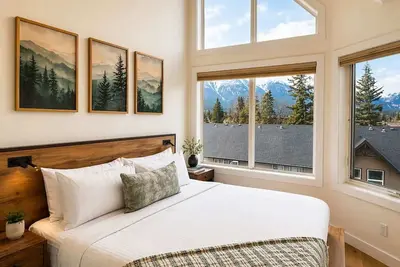 Image de \"Alpine Hideaway\" at Alpine Village