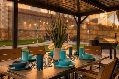 Image de Walk to At&T Stadium, 4br Sleeps 8, Traeger Grill, Putting Green, Fire Pit