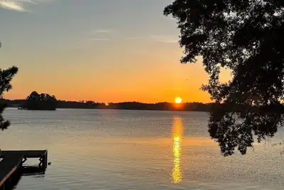 Image de Private, close-in Lake Murray home with boat ramp, dock and panoramic views.