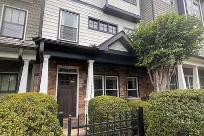 Image de . 6 miles to Marta. 4 direct stops to Fifa Wc. Quiet, walkable neighborhood