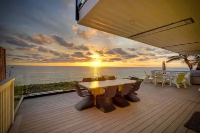 Image de Oceanfront Neptune Ave Home | Panoramic Views, Luxury Coastal Living, Walk To The Beach