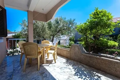 Image de Appartement de deux chambres avec la terrasse Pakostane, Biograd (A-24768-b)