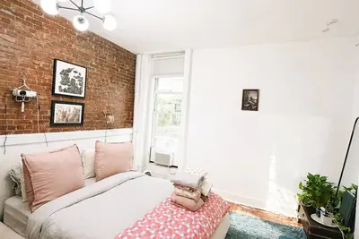 Image de Charming, Spacious 1-Bedroom Apartment in Brooklyn