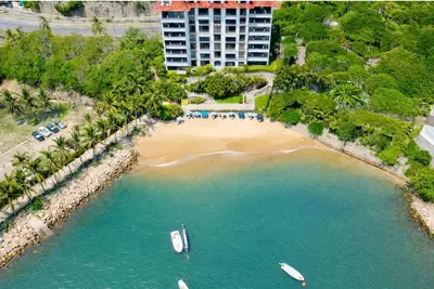 Image de Apartment in marina with beach, swimming pool, paddle tennis, ocean view, restaurant, gym