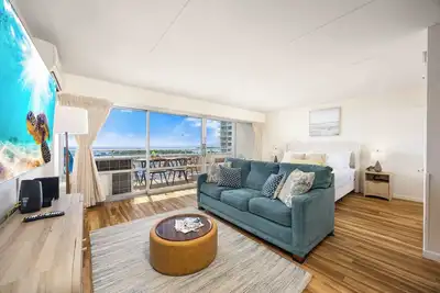 Image de 11fl Ilikai Studio with Lanai & Stunning Ocean Views
