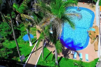 Image de Seaside Suite Offering Comfort, Luxury, and Panoramic Sea Views