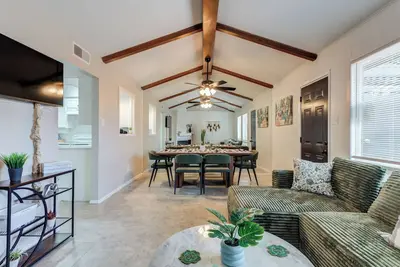 Image de Entire home - Bbq and Pool Access