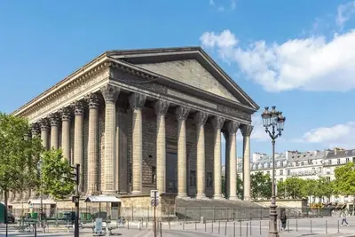 Image de Elegant Parisian Two Bedroom Apartment Near Champs Elysees