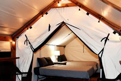 Image de Perfect Glamping Destination for the Whole Family: Fully-Equipped Safari Tent on the San Marcos River near Kingsbury, Texas
