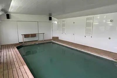 Image de Gîte rural spacieux avec piscine et espace extérieur calme