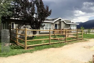 Image de Authentic Country Getaway on an Alpaca Farm for Four in Salida, Colorado