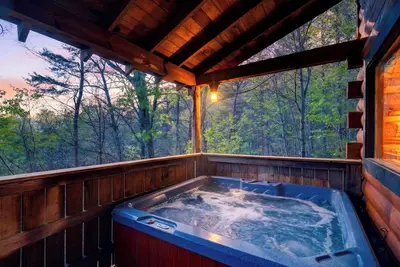 Image de Hot Tub + Sunset Deck | Townsend + Cades Cove | Maggie's Cabin