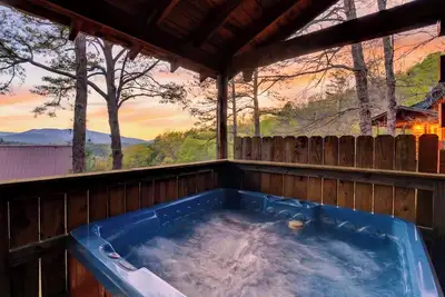 Hot Tub + Mountain Views + Fire Pit + Wraparound Deck | Mins to Townsend