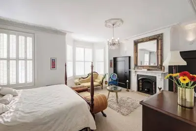 Image de Six bedroom house with hot tub and sauna