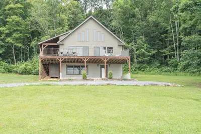 Image de 4-bedroom cabin in superb Everett with cozy mountain vibes