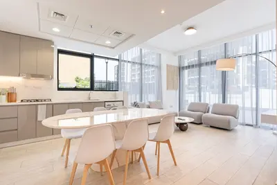 Image de Modern Corner Family Home w/ Private Terrace