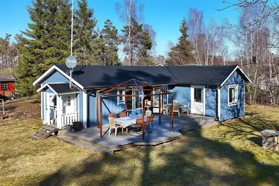Image de Cozy vacation home near Mönsteras Baltic Sea archipelago forest water tranquility