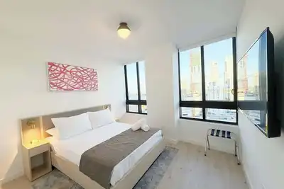 Image de City View Condo | Steps from Bayfront Park