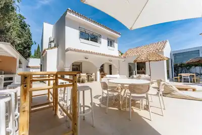 Image de Villa bohème en bord de mer à 100 m de la plage – Marbella Est