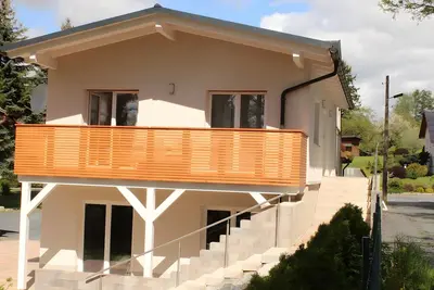 Image de Appartement \"Maison de vacances au Mühlteich\" avec vue sur le lac, balcon et terrasse