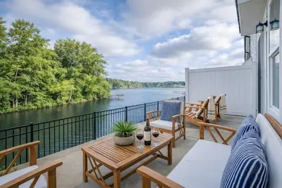 Image de Lakefront Condo l Lake Greenwood l Walk to Dining & Docks l Private Boat Slip