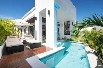 Image de Modern Luxury villa with private pool, tropical garden and steps to the beach